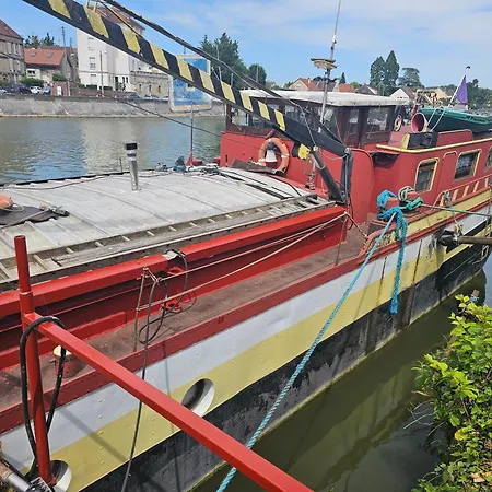 Peniche Hotel na wodzie *